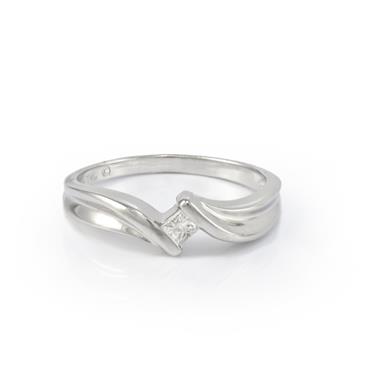 Forever Diamonds  Diamond Solitaire Promice Ring in 10kt White Gold