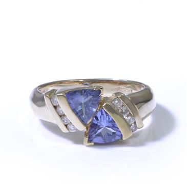 Forever Diamonds Trillion Cut Tanzanite Diamond 0.25ct TDW. Bypass 14kt Gold Ring