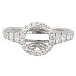 Graduating Diamond Halo Engagement Ring Setting in 18kt White Gold