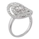 Oval Halo Diamond Engagement Ring in 18kt White Gold