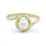 Pearl Accent Diamond Ring in 14kt Gold