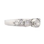 Round Diamond Engagement Ring in 18kt White Gold