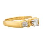 Round Diamond Engagement Ring in 18kt Gold