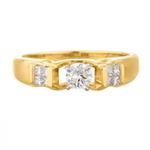 Round Diamond Engagement Ring in 18kt Gold